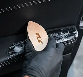 GYEON - Q²M Leather Brush 